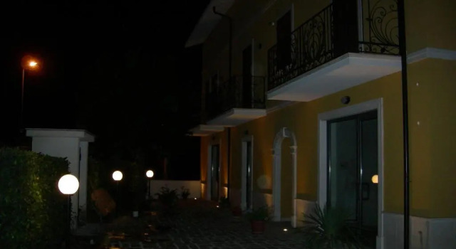 Vittoria House, Book Hotel Celano Abruzzo