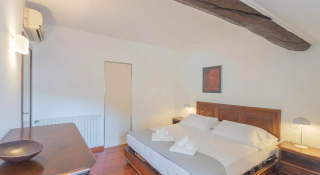 La Mansarda in Como With 3 Bedrooms and 2 Bathrooms