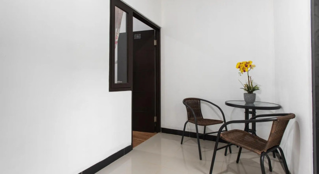 RedDoorz Plus near Trans Studio Cibubur 2, Reservar Hotel Cibubur West Java