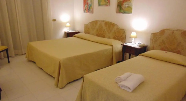 Трёхместный номер Standard Hotel Calla 2
