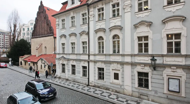 My Old Pragues Hall of Music, Забронировать Отель Прага 10 Прага, рядом с Футбольный стадион «Дженерали Арена»