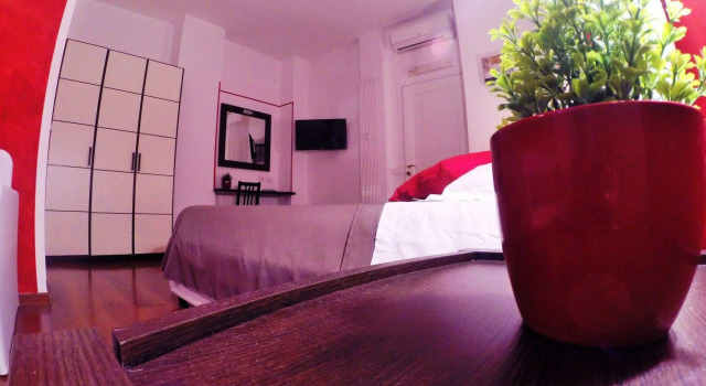 Tre R, Забронировать Отель Ardeatino Рим, рядом с Катакомбы Домитиллы