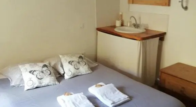 Двухместный номер Standard Logis Hotel de lArtuby