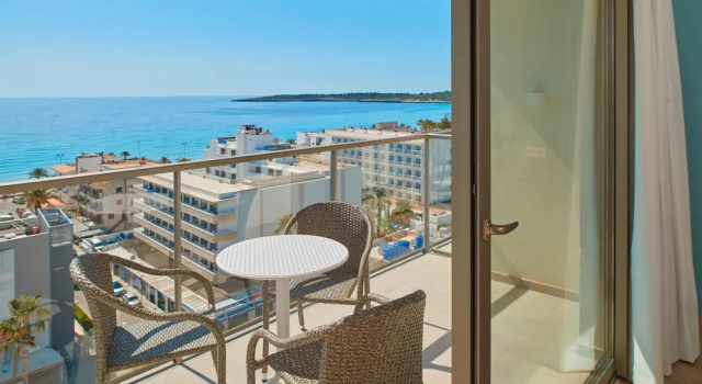Двухместные апартаменты Superior с видом на море Protur Atalaya Apartamentos
