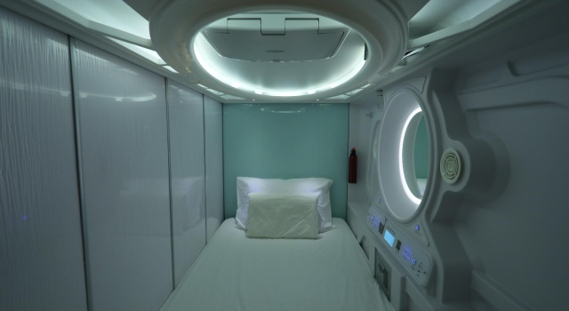 Мужская капсула Urbanpod Hotel
