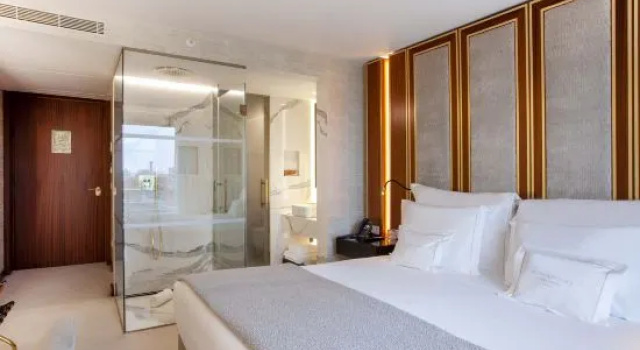 Номер Superior с балконом Wine & Books Porto Hotel - Small Luxury Hotels Of The World