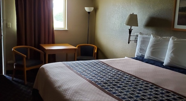Номер Economy Budget Inn Express Douglas