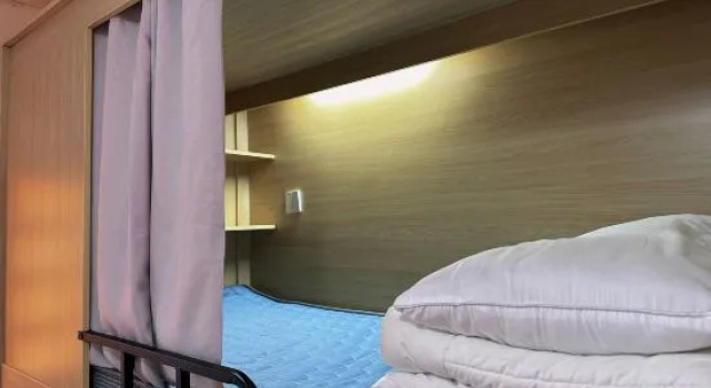 Кровать в общем номере (женский номер) Third Ji International Youth Hostel