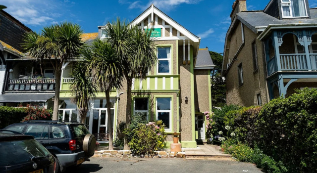 Avalon Guest House, Book Pension Cornwall hoteller med parkering, Parkering