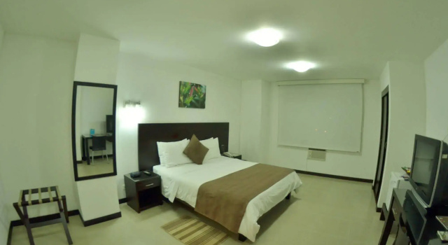 Hotel Pinares Plaza, Забронировать Отель Отели в центре Перейра, в центре, Парковка, Завтраки