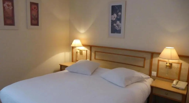 Двухместный номер Standard Logis - Hostellerie Saint-Louis & Restaurant Pauze