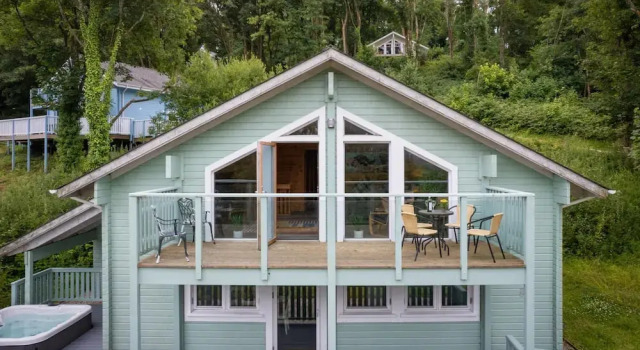 Everwyn Lodge - Luxury Lodge With Hot Tub, Rezervați Casă de vacanță Penally Glamorgan