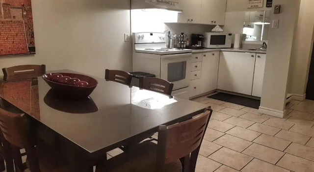 Апартаменты с 3 комнатами Three-Bedroom Apartment Sweet #6 by Amazing Property Rentals
