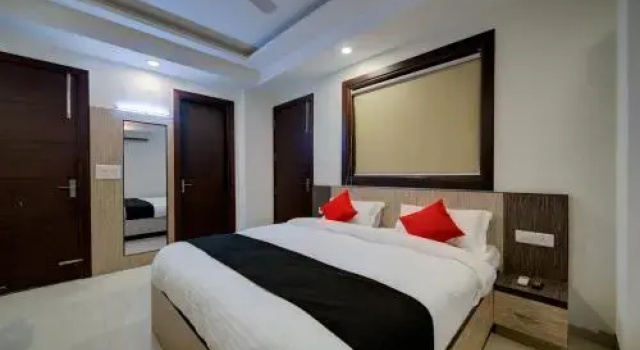 Supreme Residency by OYO Rooms, Забронировать Отель Шахдара штат Уттар-Прадеш