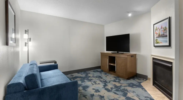 Люкс с 2 комнатами Hampton Inn Helen
