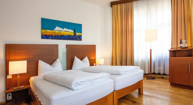 Четырёхместный семейный номер Standard Hotel Graf Zeppelin