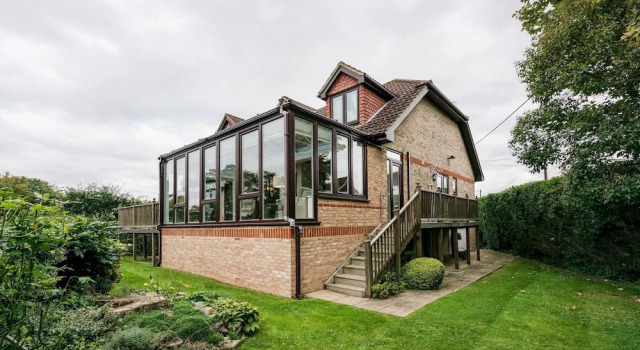 Luxury Riverside Home, Near Windsor Castle. Legoland & London Within 20 Minutes, Забронировать Дом для отпуска Коттеджи Беркшир, Коттедж