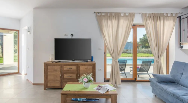 Newly Built Villa in a Secluded Location With a Pool for 8-10 People, Забронировать Вилла Коттеджи Саризол, Коттедж