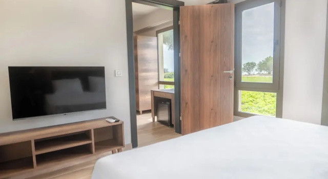Люкс Deluxe с балконом и с видом на море Отель Feri Surf Club Hotel
