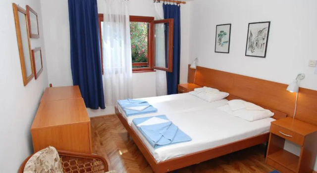 Holiday Home Olive Tree, Забронировать Дом для отпуска Коттеджи Бечичи, Коттедж