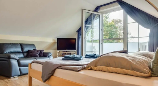 Birkenstraße 6 Haus II Whg5, Забронировать Отель Отели Мекленбург-Померания с парковкой, Парковка