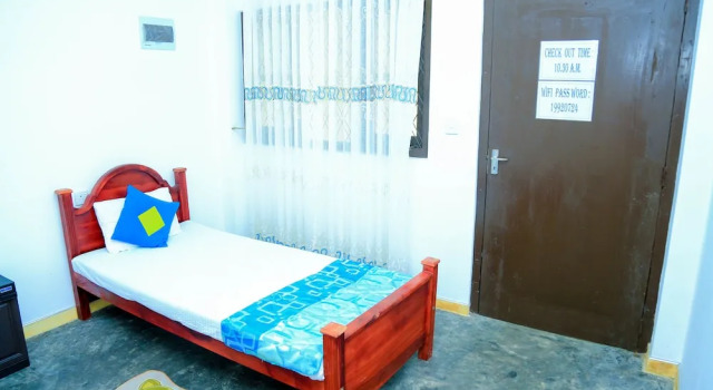 Autum Moon, Брондау Гостьхаус Marakolliya Southern Province