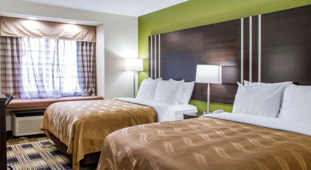Четырёхместный номер Standard Quality Inn & Suites Maggie Valley - Cherokee Area