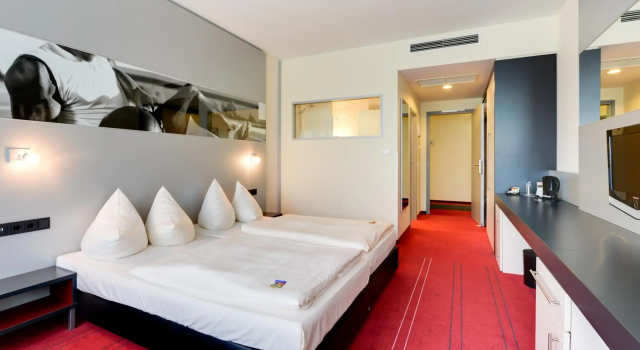 NOVINA HOTEL Herzogenaurach Herzo Base
