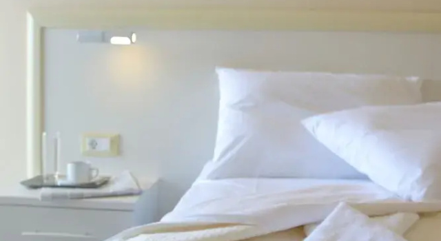 Полулюкс Hotel On The Rocks