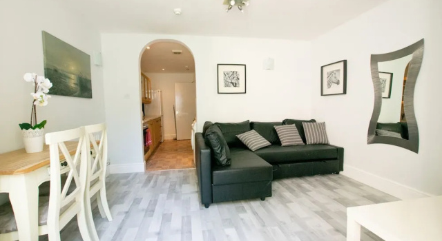 Large Garden Apartment Central Bristol, Забронировать Апартаменты/квартира Бристоль Англия