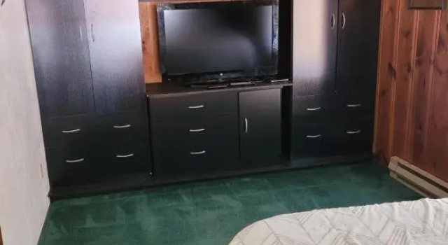 Коттедж с 3 комнатами Greer Point Trails End Cabins