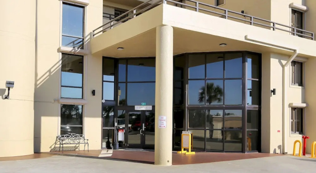 Tropic Sun Towers, Забронировать Апарт-отель Ормонд-Бич Daytona Beach Area, рядом с Ормонд-Бич