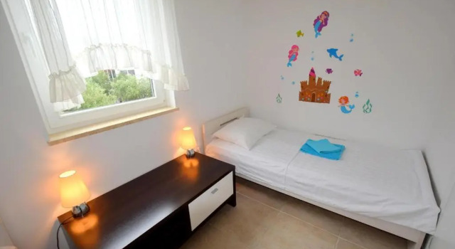 Apartments Ravlic, 予約 アパートメント プナト クルク島, Kosljun Franciscan Monastery周辺