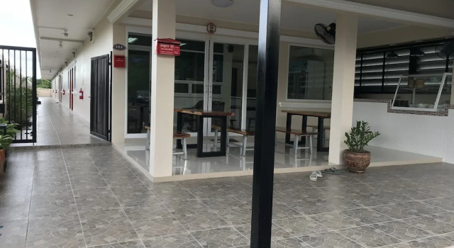 Thathong House, Boek Hotel Kantharalak Thailand