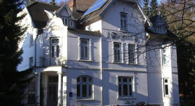 Hotel Villa im Steinbusch, Забронировать Вилла Коттеджи земли Шлезвиг-Гольштейн, Коттедж