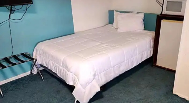 Шестиместный номер Standard Rose's Motel