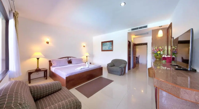 スタンダード ダブル ルーム プールビュー Aumpai Luxury