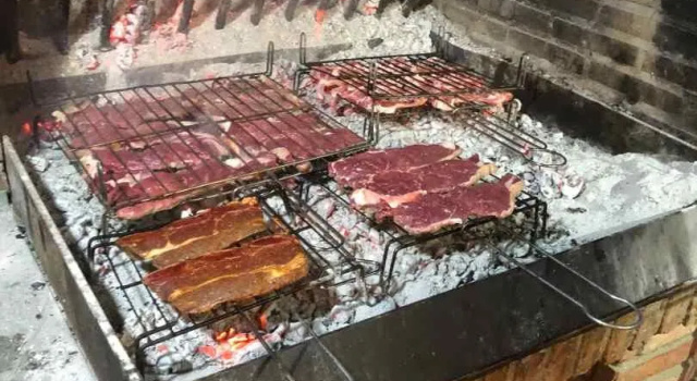 Hotel Carrasco, Varaa Hotelli La Almunia de Dona Godina 