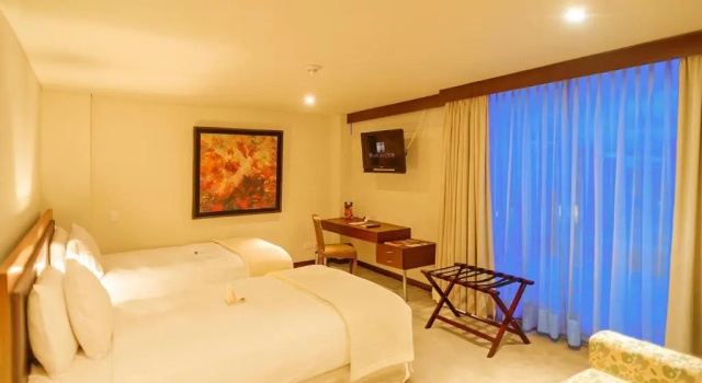 Полулюкс Blue Suites Hotel