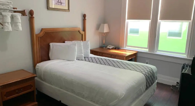 Двухместный номер Warfield Hotel