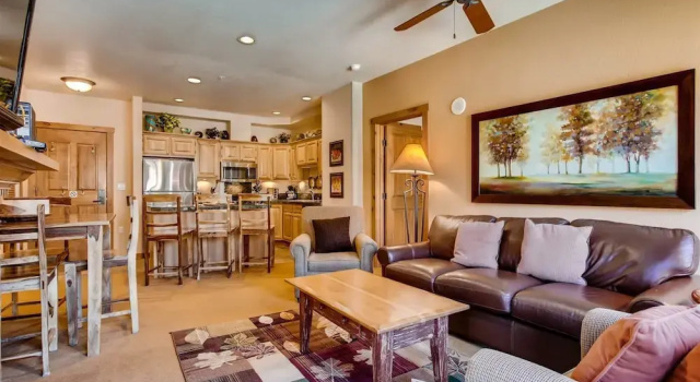 Premier 2 Bedroom Mountain View Condo Located in Historic Downtown Breckenridge Walking Distance to Peak 9