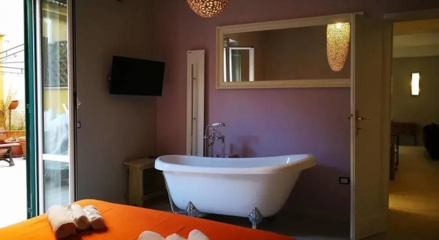 Menamè Relais, Забронировать Отель Трастевере Рим, рядом с Галерея Спада