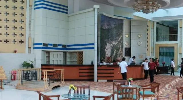 Karez Hotel, Rezerwuj Hotel Turpan Xinjiang