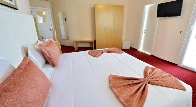 Двухместный номер Standard Jolly Hotel