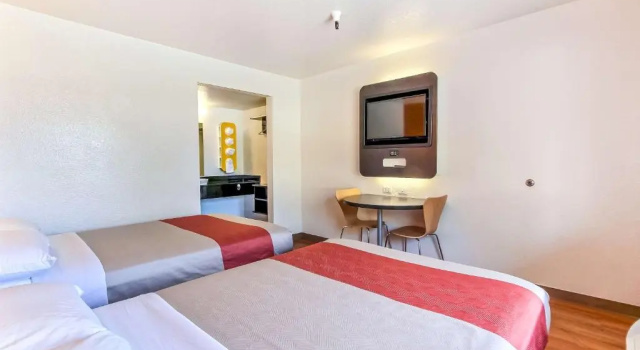 Четырёхместный номер Standard Motel 6-Watsonville, CA - Monterey Area