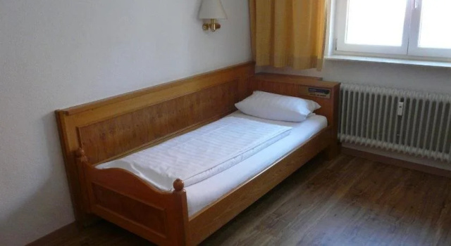 Hotel-Restaurant Waldhorn, Забронировать Отель Вайнгартен Баден-Вюртемберг