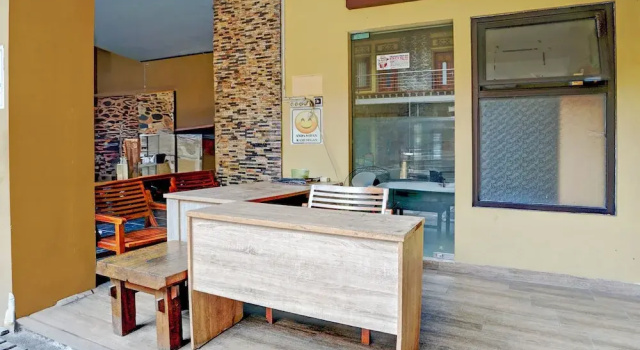 Hotel D'best Kutisari 6 Hour Stay, Rezervovat Hotel Surabaja East Java, blízko Petra Christian University