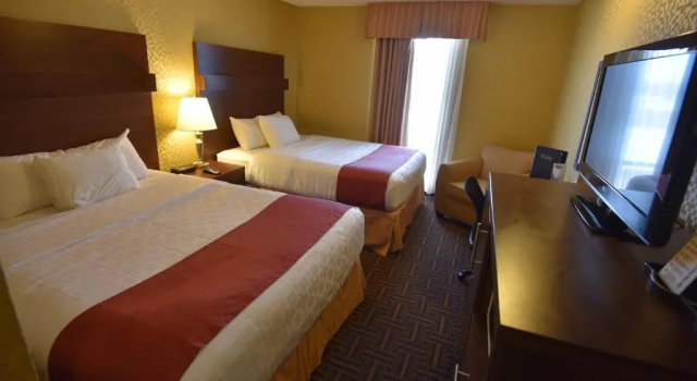 Четырёхместный номер Deluxe Travelodge by Wyndham North Battleford