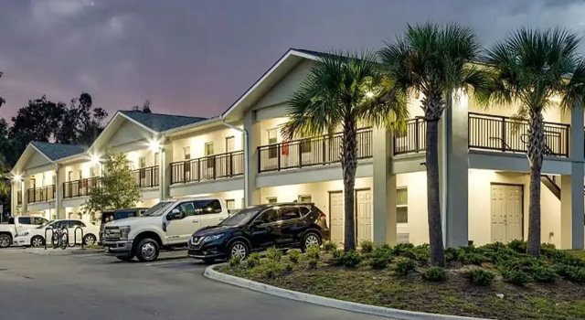 Baymont by Wyndham Ocala Suites, Забронировать Мини-отель Окала Ocala National Forest