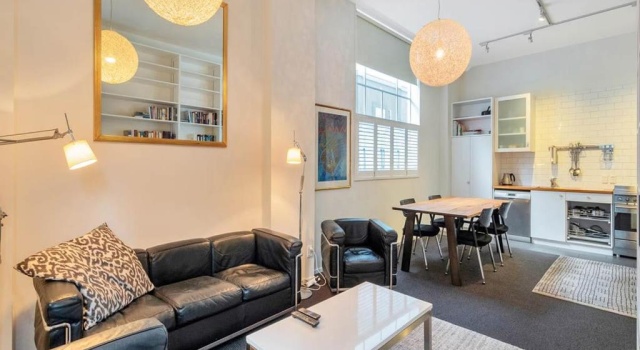 Charming Spacious Two Bedroom In Central Cbd, Забронировать Отель Отели региона Окленда с парковкой, Парковка